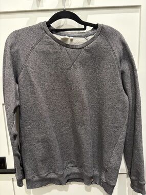 Women's Gray Crewneck Sweatshirt - Casual Everyday Layer